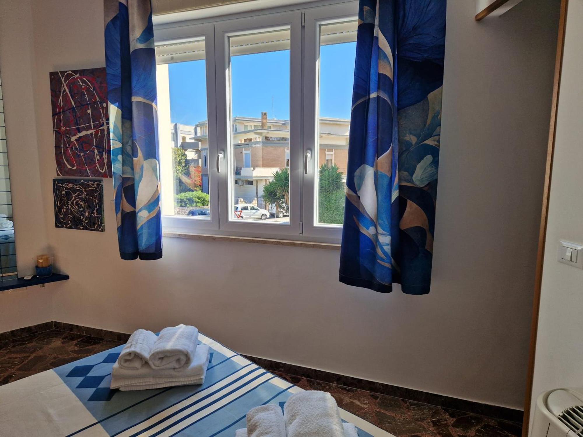 Apartamento Domus Divina & Domus Elegans Fronte Mare Monopoli Habitación foto